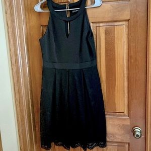 Jessica Howard black lace dress